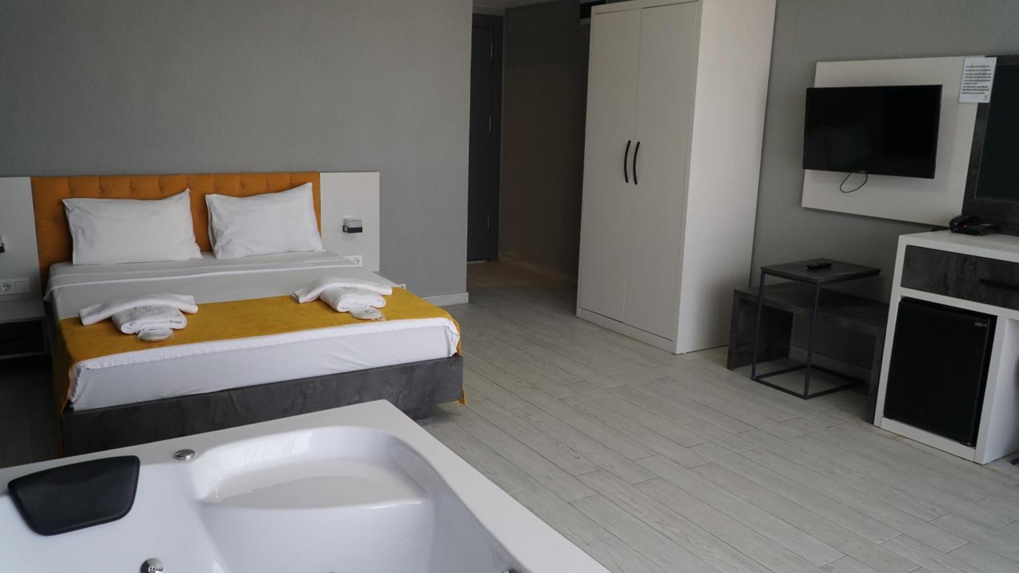 Lizbon Hotel İzmir Extérieur photo