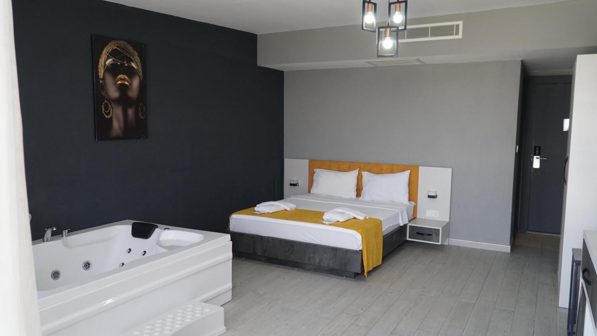 Lizbon Hotel İzmir Extérieur photo